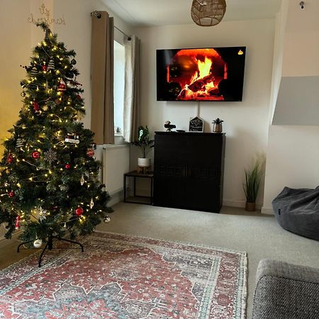 The Belfry 3 Bedrooms 2 Bathrooms Contractors & Family Higham Ferrers Extérieur photo