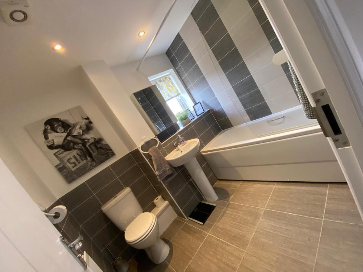 The Belfry 3 Bedrooms 2 Bathrooms Contractors & Family Higham Ferrers Extérieur photo