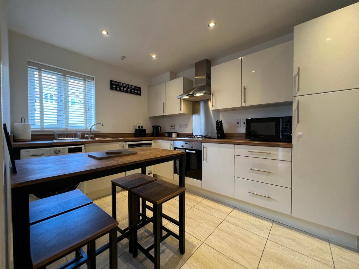 The Belfry 3 Bedrooms 2 Bathrooms Contractors & Family Higham Ferrers Extérieur photo