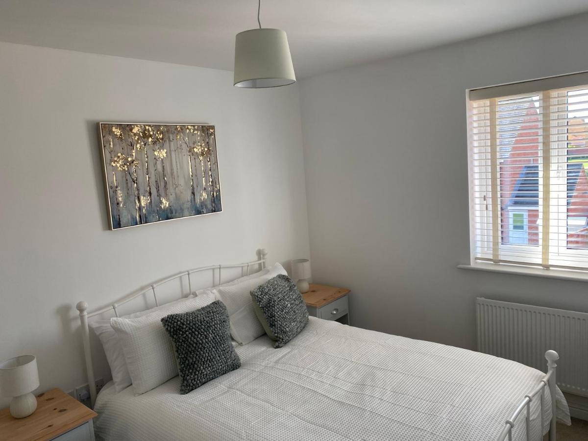 The Belfry 3 Bedrooms 2 Bathrooms Contractors & Family Higham Ferrers Extérieur photo